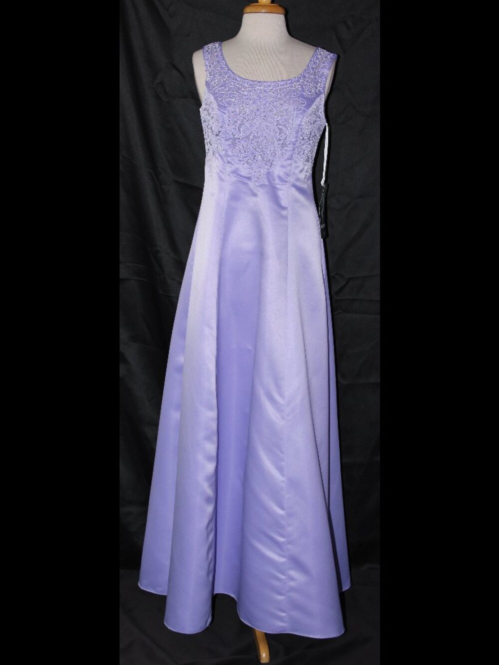 Lenovia #1005 Satin A-line Bridesmaid Dress With Embroidery-Size M-LILAC-NWT